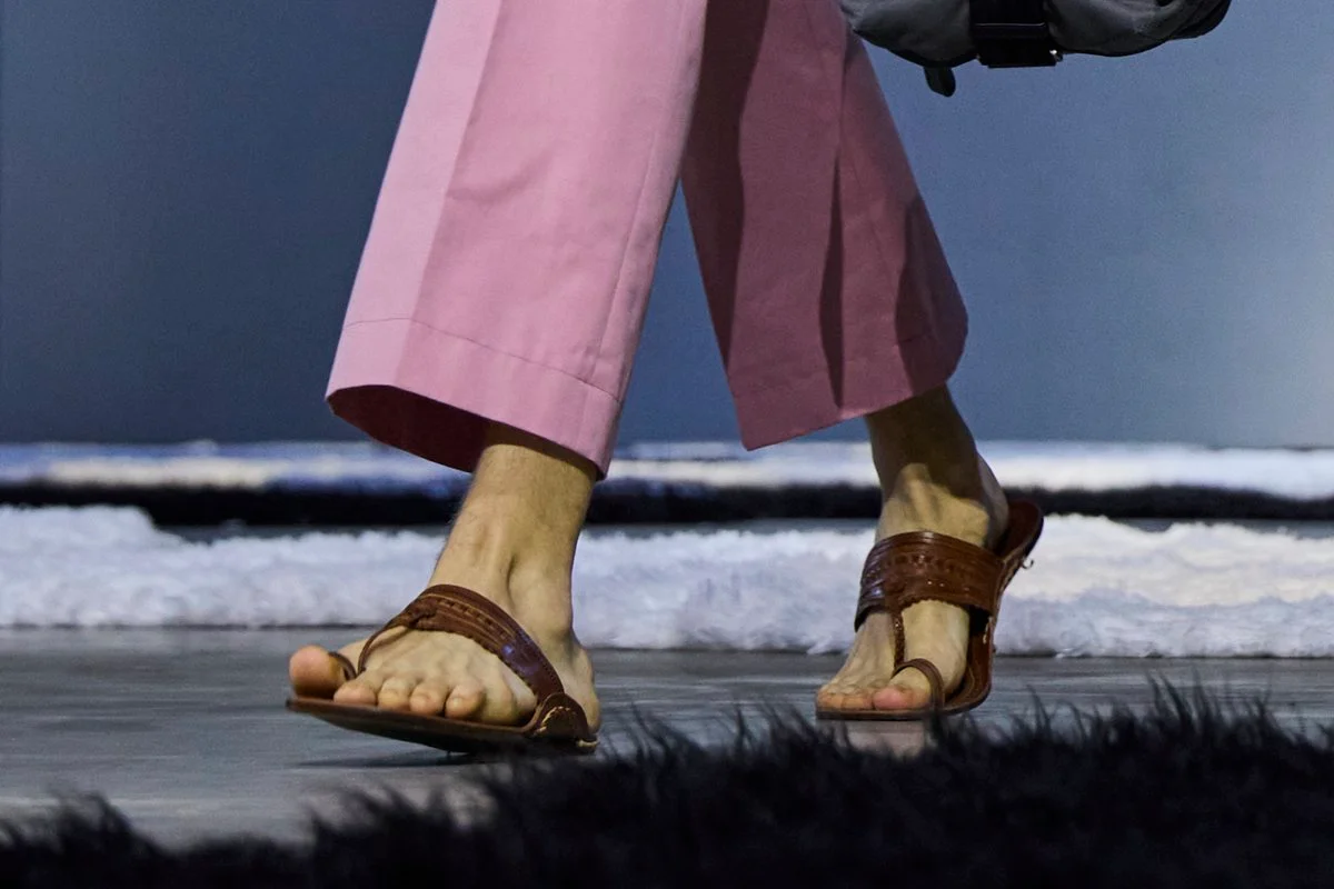 sandálias Kolhapuri