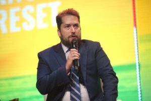 visita de Darren Beattie ao Brasil