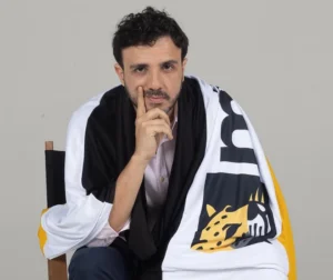 Renan Santos afirma ter provas de acesso indevido a e-mail de Flávio Bolsonaro