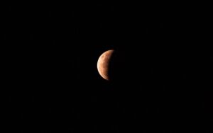 Eclipse lunar parcial de 93% será visível em todo o Brasil nos dias 27 e 28 de agosto