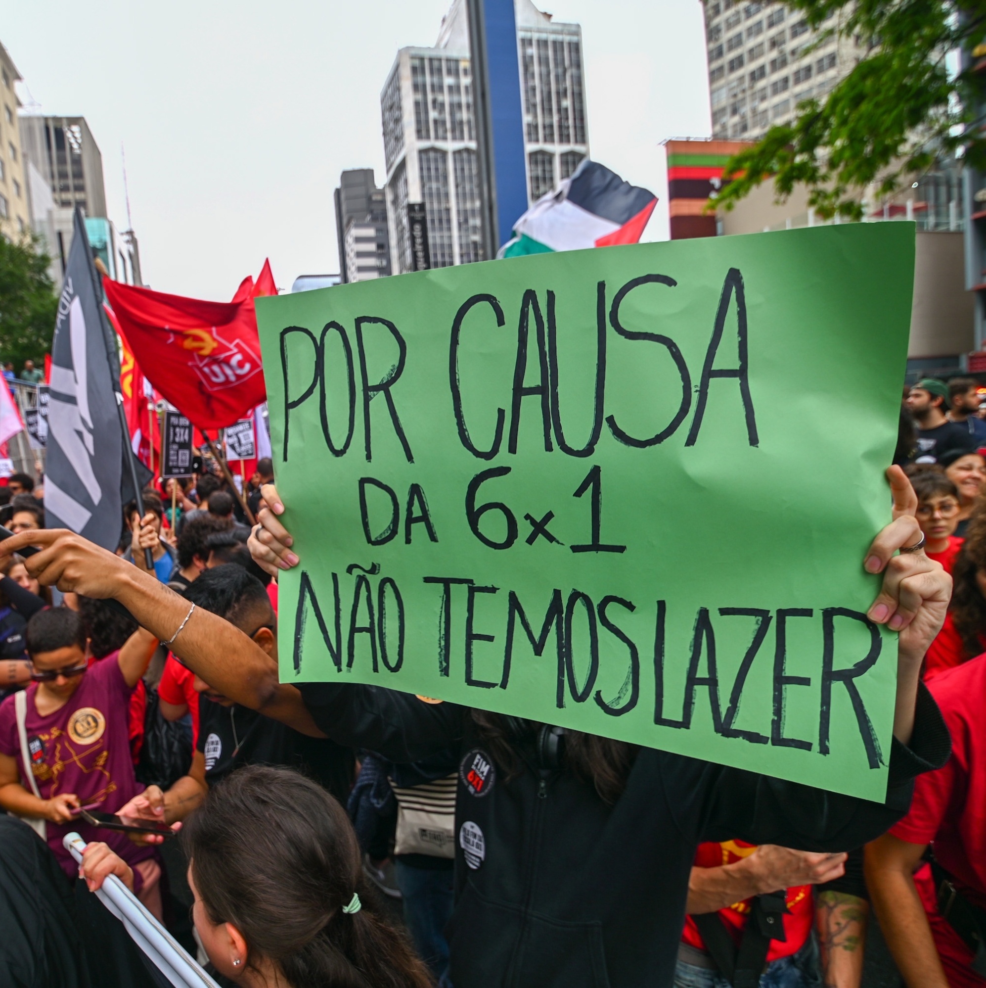 PEC do fim da escala 6×1: relator Omar Aziz quer apresentar parecer em setembro