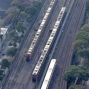 greve nas linhas 11-Coral, 12-Safira e 13-Jade