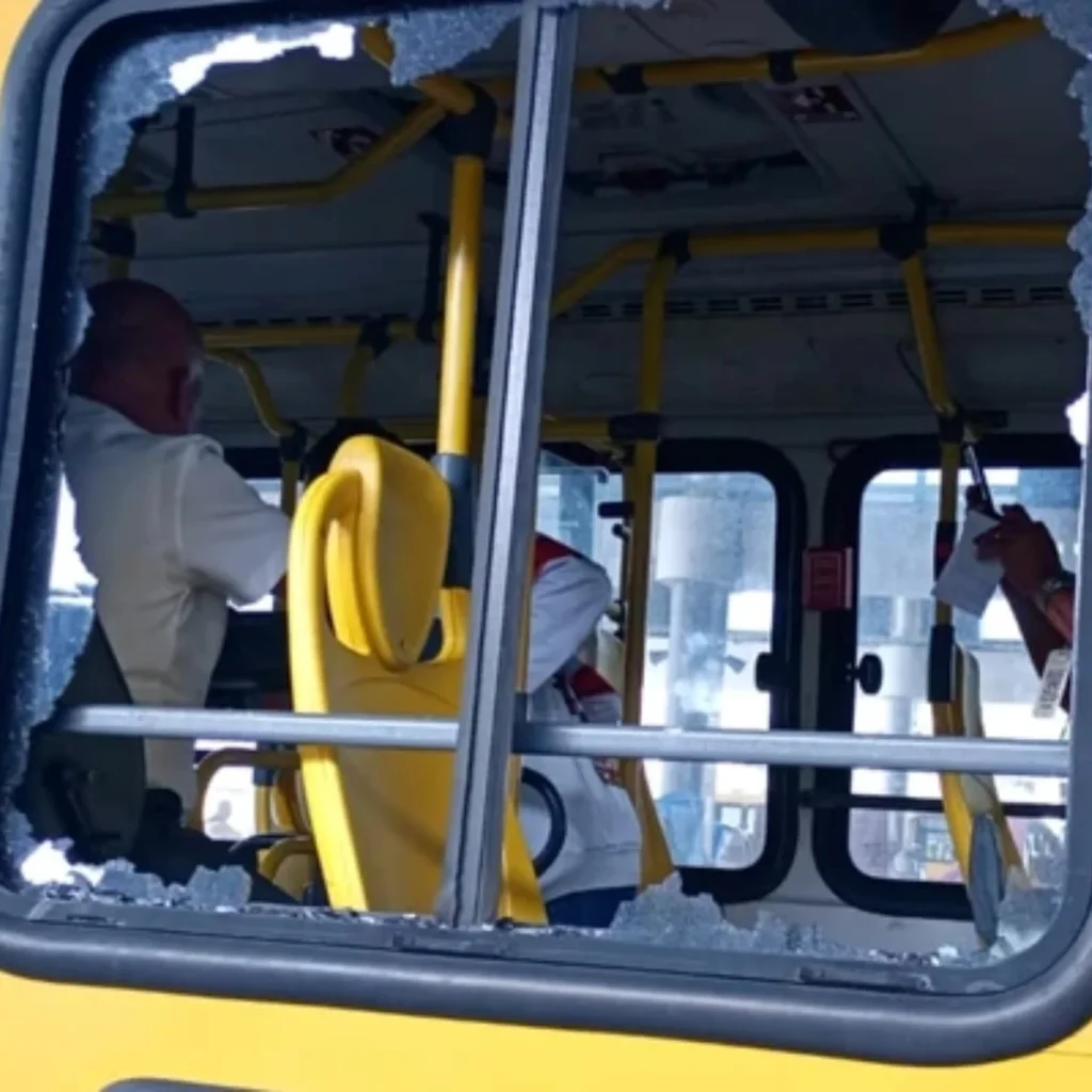 vandalismo ônibus Salvador
