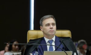 vídeo de Flávio Bolsonaro gerado por IA