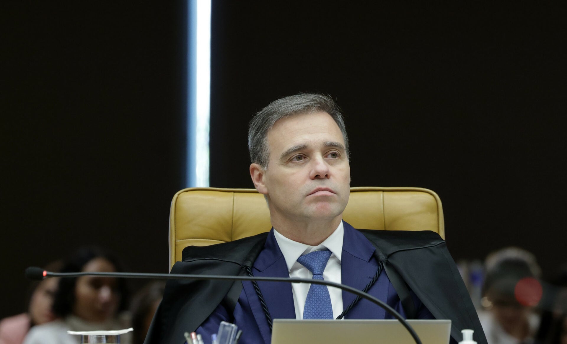 vídeo de Flávio Bolsonaro gerado por IA